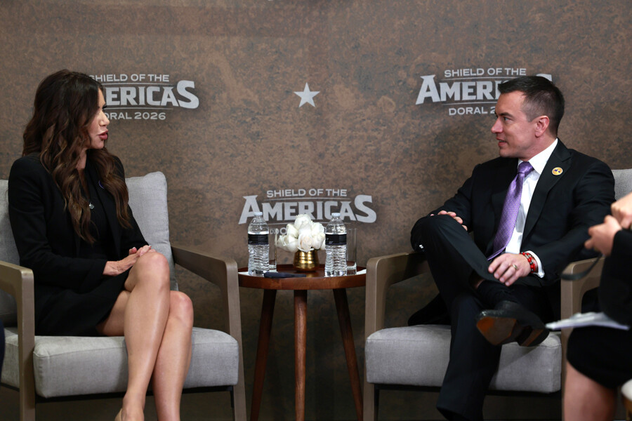 Ecuador's President Declares 'Time's Up' for Mafias