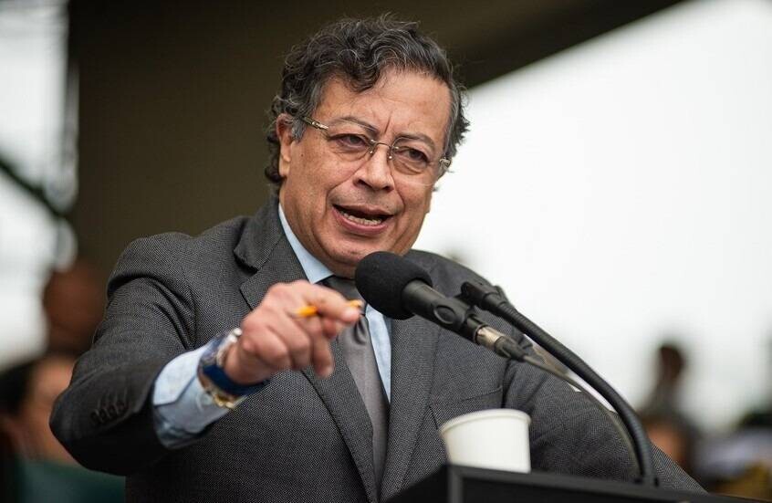 Ecuador Recalls Ambassador from Colombia Over Petro's Remarks