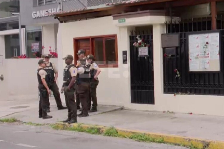 Ecuador rompe relaciones diplomáticas con Cuba