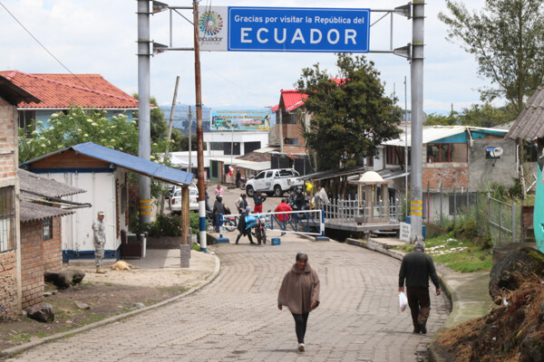 Experts: Colombia-Ecuador Border Crisis Cannot Be Solved with Tariffs