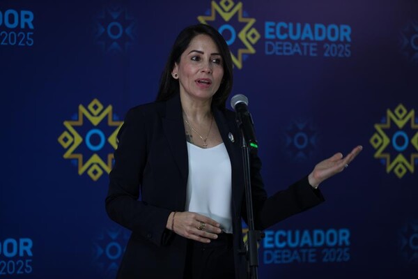 González Challenges Noboa to Pre-Electoral Debate