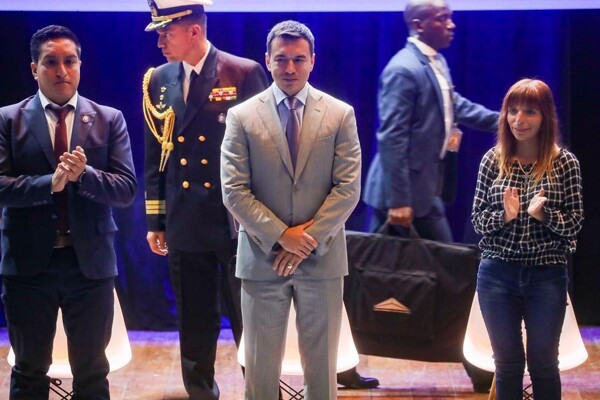 Президент Эквадора завершает шесть месяцев на посту с высокой популярностью, несмотря на вызовы