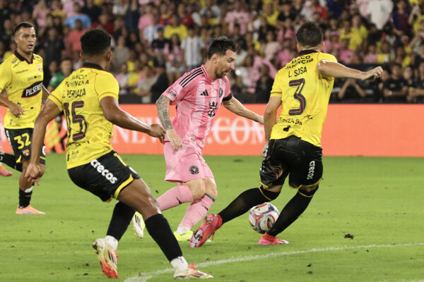 Messi Scores and Assists in 2-2 Draw Between Ecuadorian Barcelona and Inter Miami