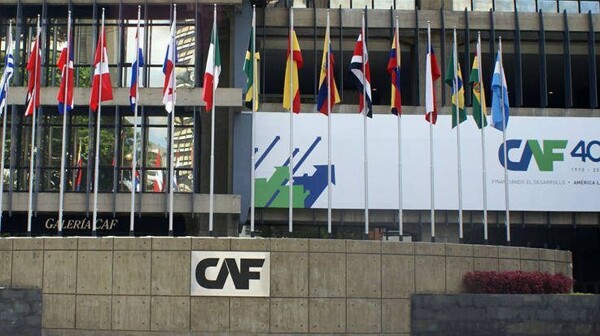 Эквадор получает кредит в $800 миллионов от CAF и ожидает утверждения кредита на $4 миллиарда от МВФ